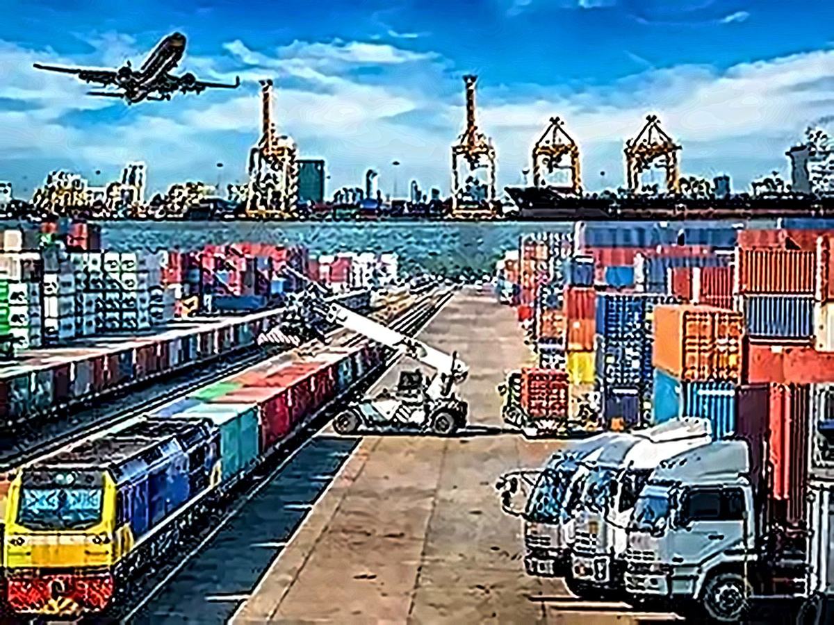 Multimodal freight combining road, rail, sea and air